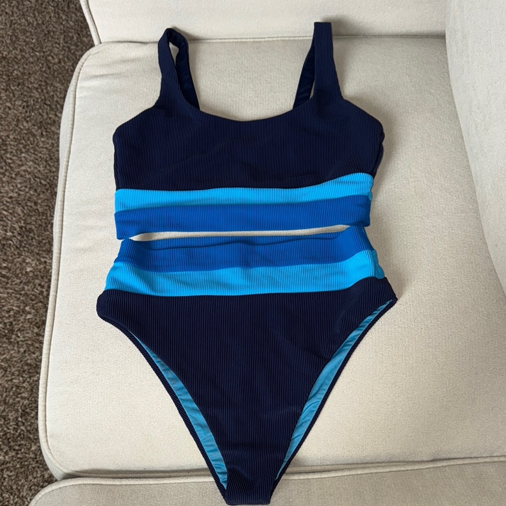 Beach Riot Bikini Set Size Small